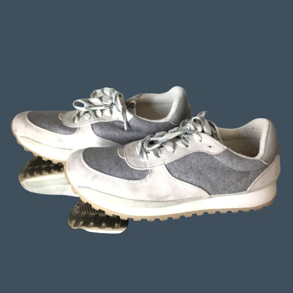 Vintage Gray & White Lace-Up Sneakers Size 9 Unisex - Picture 2 of 8